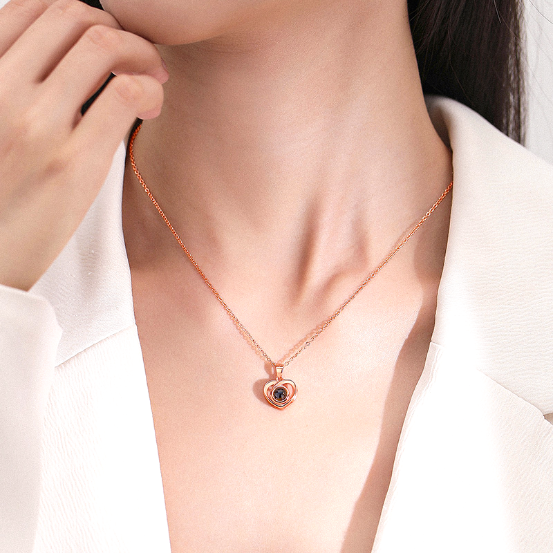 Heart-Shaped Love Photo Projection Necklace