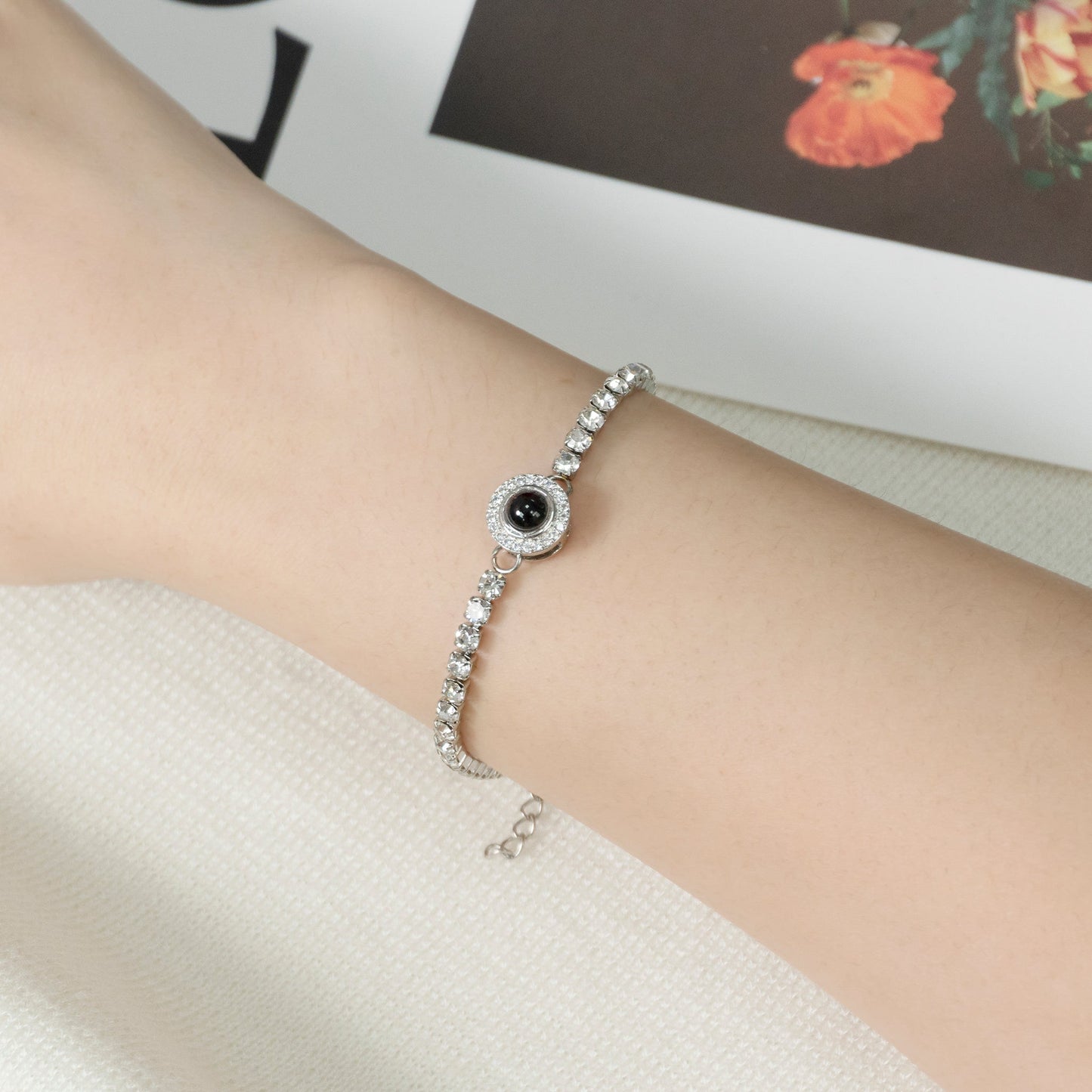 Diamond-like Icy Projection Bracelet