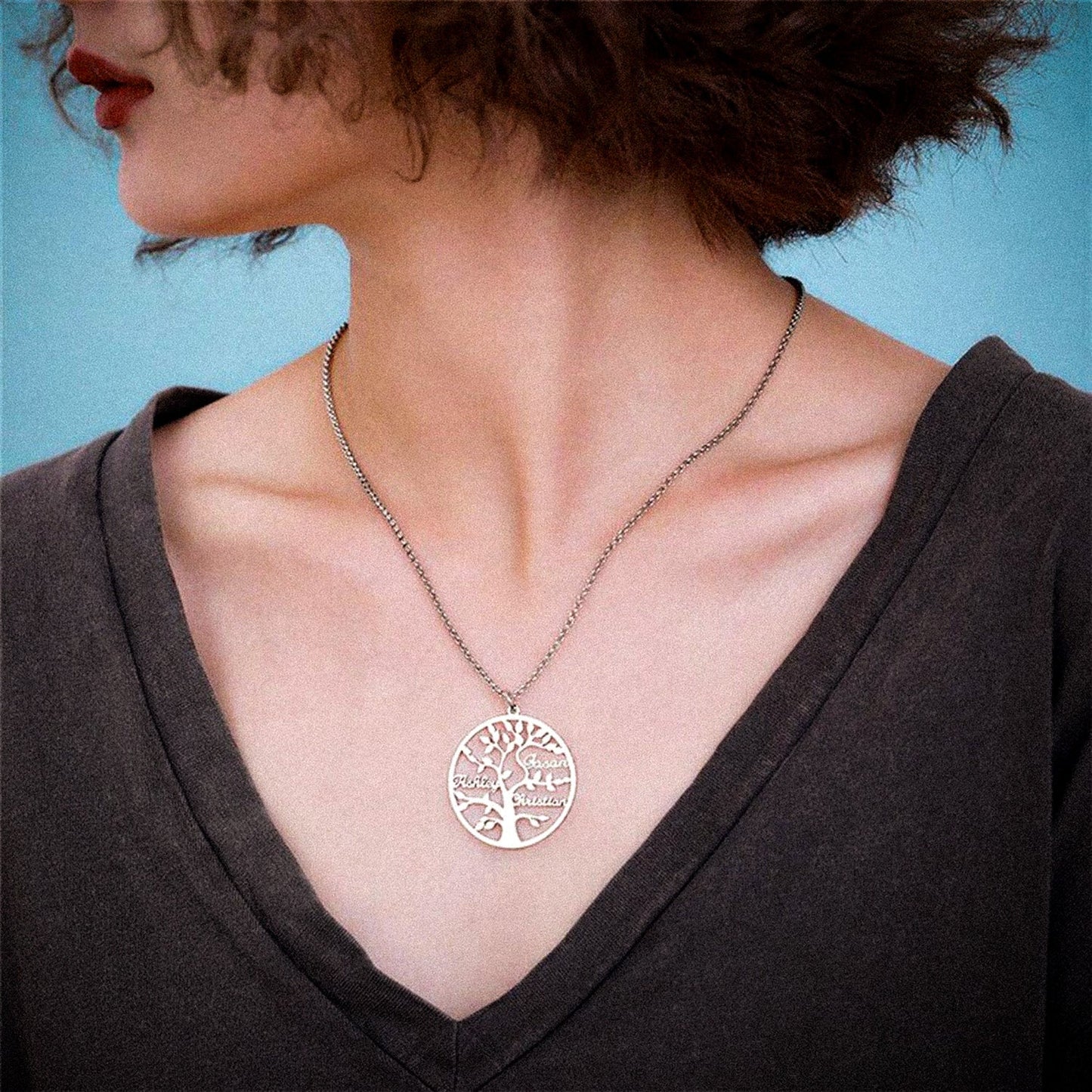Customizable Family Tree Necklace with 1–9 Names