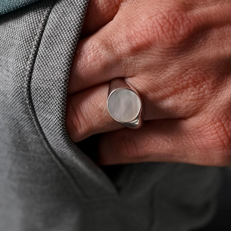 Luna Round Fame Ring