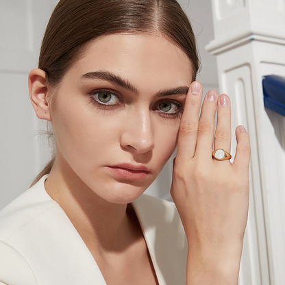 Luna Round Fame Ring