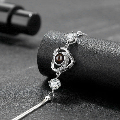 Elegant Heart Projection Bracelet