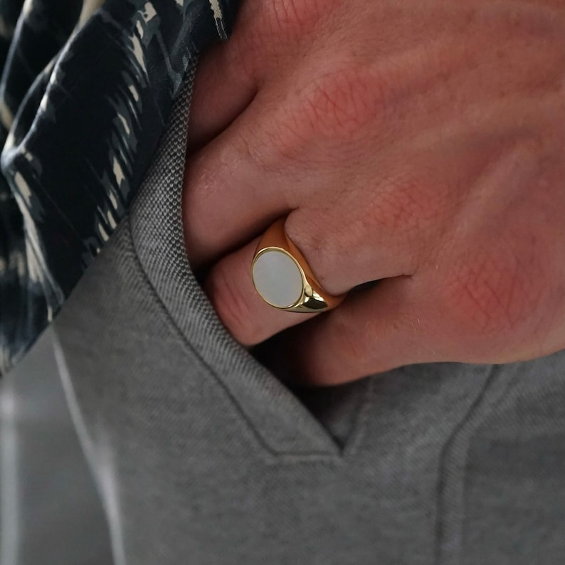 Luna Round Fame Ring